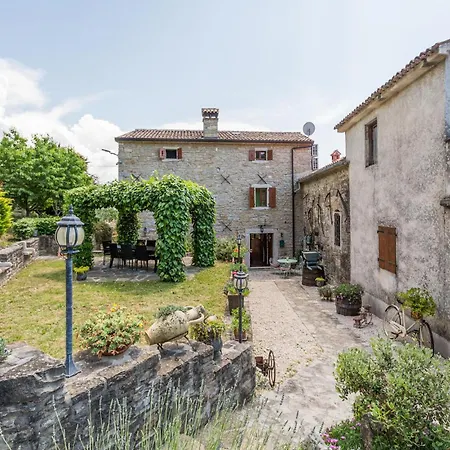 Casa vacanze Beautiful In With Wifi Buje