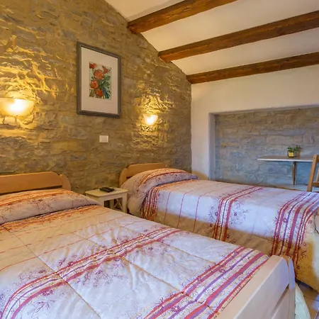 Stunning In With House A Panoramic View Nyaraló Buje